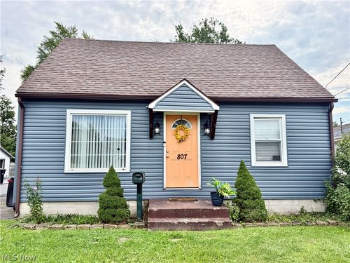 807 Hazelwood Ave Se, Warren, OH, 44484-4341 | Card Image