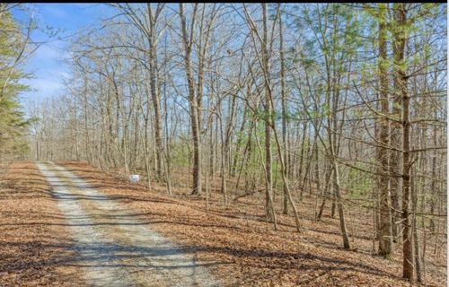 18 Devon Loop, Crossville, TN, 38558-8892 | Card Image