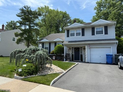 11 Coral Ct, Colonia, NJ, 07067-3807 | Card Image