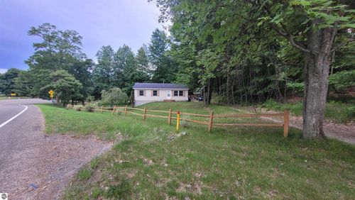 3962 Holiday, Traverse City, MI, 49686 | Card Image