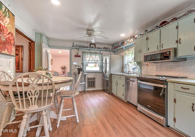 24483 Cave Creek Rd, House other with 5 bedrooms, 3 bathrooms and null parking in Abingdon VA | Image 17