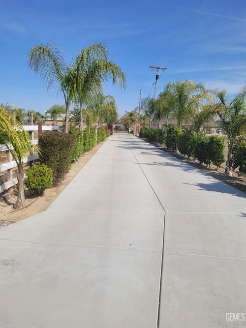 5501 Judd St, Bakersfield, CA, 93314-8639 | Card Image