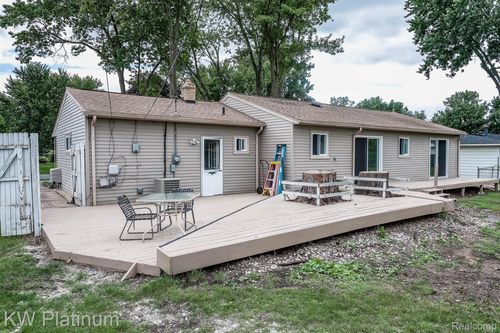 50659 Dartmoor Dr, Shelby Township, MI, 48317-1109 | Card Image