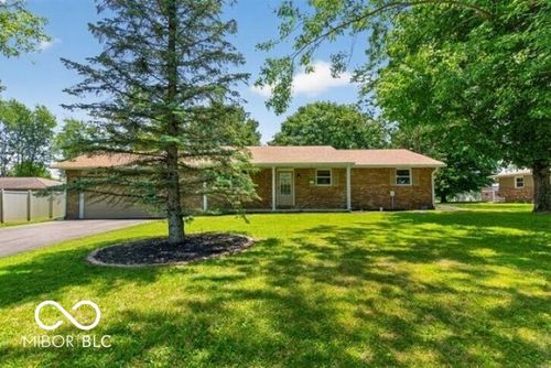 953 Radio Ln, New Castle, IN, 47362-1449 | Card Image
