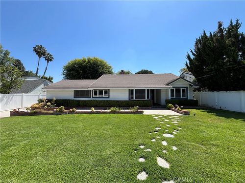 5710 Jumilla Ave, Woodland Hills, CA, 91367-6911 | Card Image