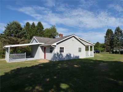 142 S Long Rd, House other with 2 bedrooms, 1 bathrooms and 4 parking in Raccoon Twp PA | Image 3