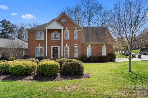 2000 Stoney Creek Dr Nw, Concord, NC, 28027-8073 | Card Image