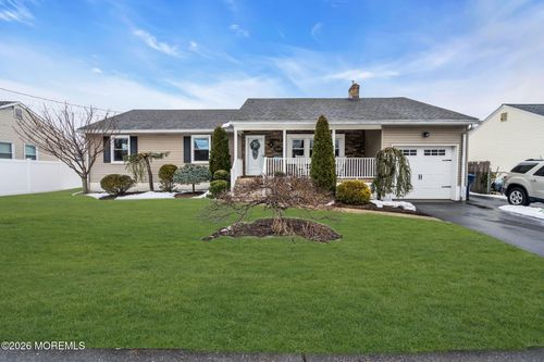 1237 Mermaid Ave, Beachwood, NJ, 08722-4409 | Card Image