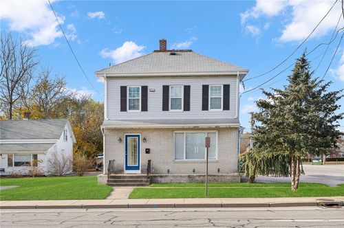 845 Main St, East Greenwich, RI, 02818-3510 | Card Image