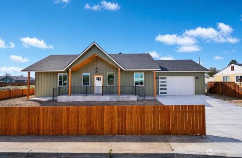 129 3rd Ave Se, Soap Lake, WA, 98851-9113 | Card Image