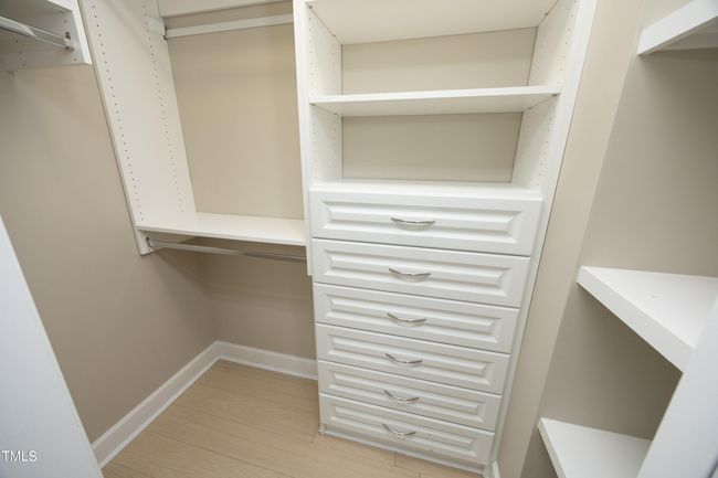 38Closet | Image 35