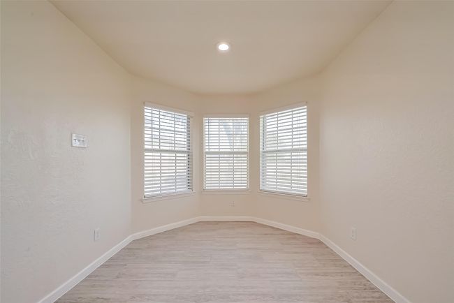 9622 Sugarblossom Ln, House other with 4 bedrooms, 2 bathrooms and 2 parking in Sugar Land TX | Image 4