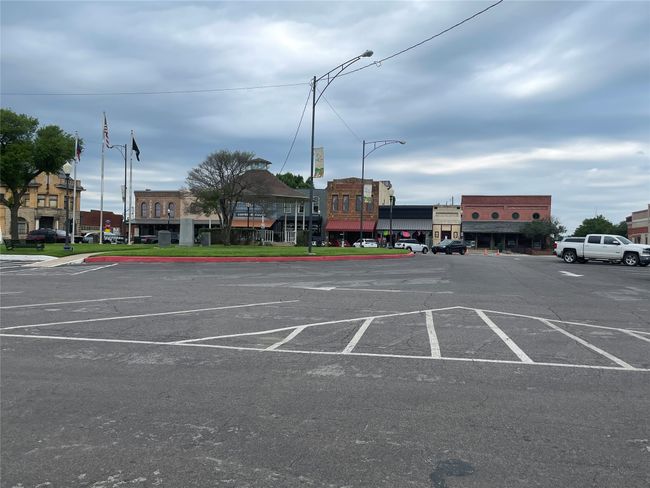 Pilot Point Square | Image 14