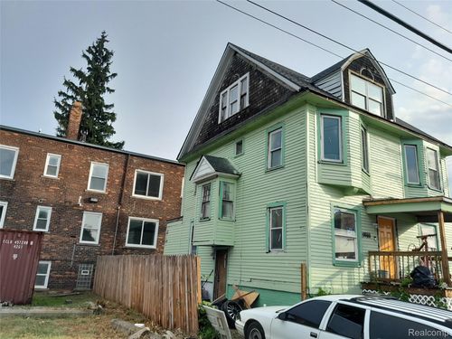 9940 Charlevoix St, Detroit, MI, 48214-2004 | Card Image