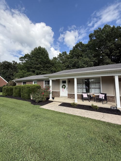 1029 Pine Cir, Lawrenceburg, TN, 38464-4026 | Card Image