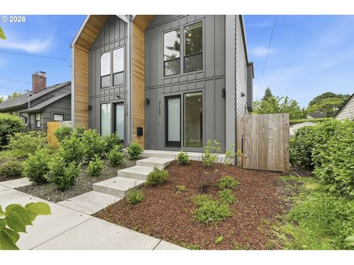 3122 N Hunt St, Portland, OR, 97217-7166 | Card Image