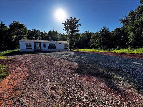 2001 Canyon Run Dr, Meridian, OK, 73058-1000 | Card Image