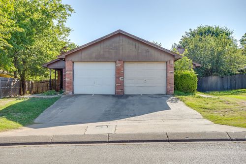 6725 Glenbrook Ln, Fort Worth, TX, 76133-8727 | Card Image
