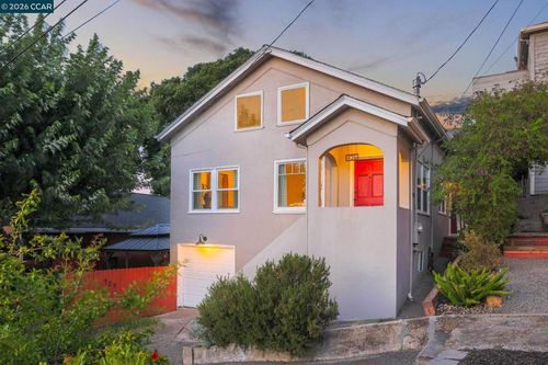 425 Bay St, Crockett, CA, 94525-1213 | Card Image