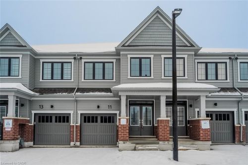 11 RADIUM N/A Common, Cambridge, ON, N1T0H4 | Card Image