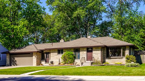 9330 Keilman St, Saint John, IN, 46373-9404 | Card Image