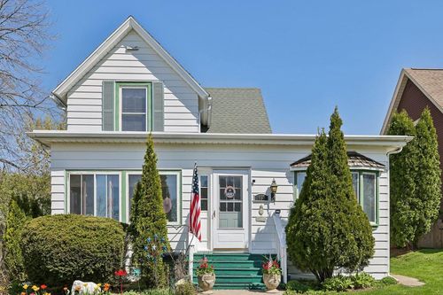 409 1st St, Baraboo, WI, 53913-2528 | Card Image