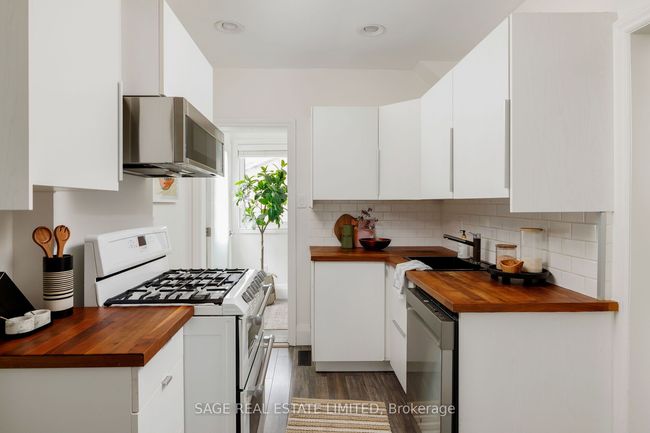 92 Corley Ave, House attached with 3 bedrooms, 2 bathrooms and null parking in Toronto ON | Image 12