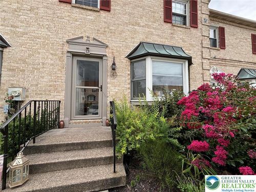 13 Lincoln Pl, Whitehall, PA, 18052-4211 | Card Image