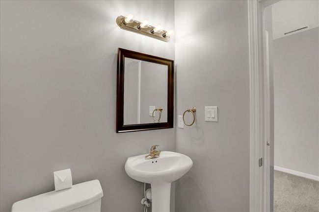 10905 Lemongrass Dr, Condo with 2 bedrooms, 3 bathrooms and null parking in Zionsville IN | Image 17