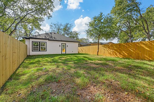 5424 Bourquin St, House other with 4 bedrooms, 2 bathrooms and null parking in Dallas TX | Image 20