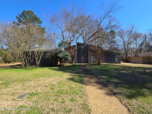 5422 River Thames Rd, Jackson, MS, 39211-4133 | Card Image