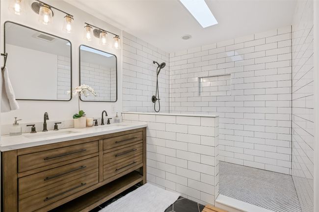 6317 Gato Path, House other with 3 bedrooms, 3 bathrooms and 5 parking in Austin TX | Image 5