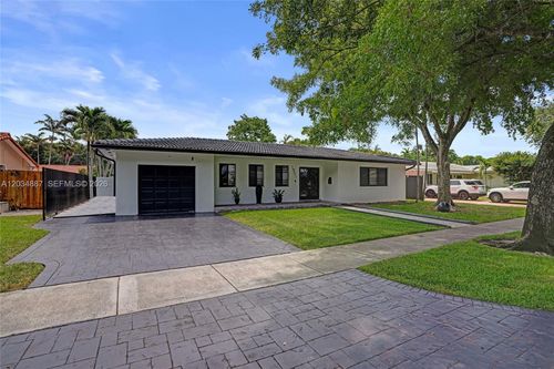 14021 Cypress Ct, Miami Lakes, FL, 33014-2952 | Card Image