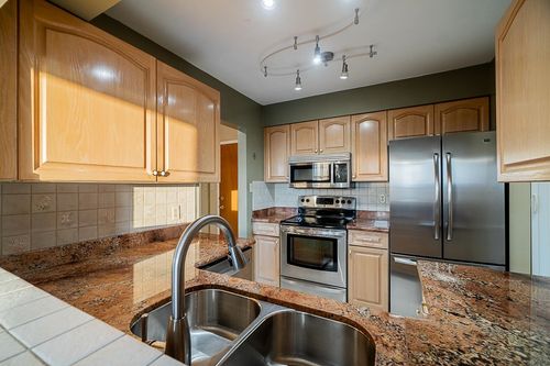 2504-4353 Halifax St, Burnaby, BC, V5C5Z4 | Card Image