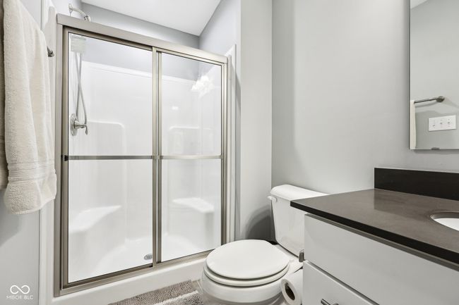 Full bath ensuite, 5th bedroom, main level | Image 24