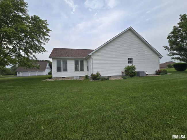 14327 Mcraven Ln, House other with 4 bedrooms, 4 bathrooms and null parking in Mount Vernon IL | Image 6