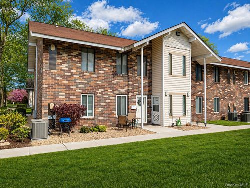 11-11 Sierra Ct, Coram, NY, 11727-1520 | Card Image