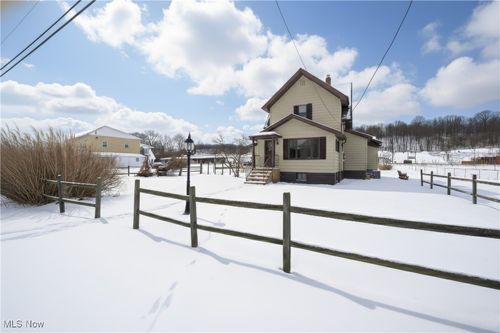 1508 Roanoke Ave, Uhrichsville, OH, 44683-1030 | Card Image