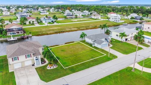 4009 Croaker Dr, Hernando Beach, FL, 34607-3643 | Card Image