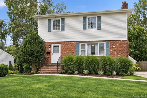 10 Grace Court, Islip, NY, 11751 | Card Image