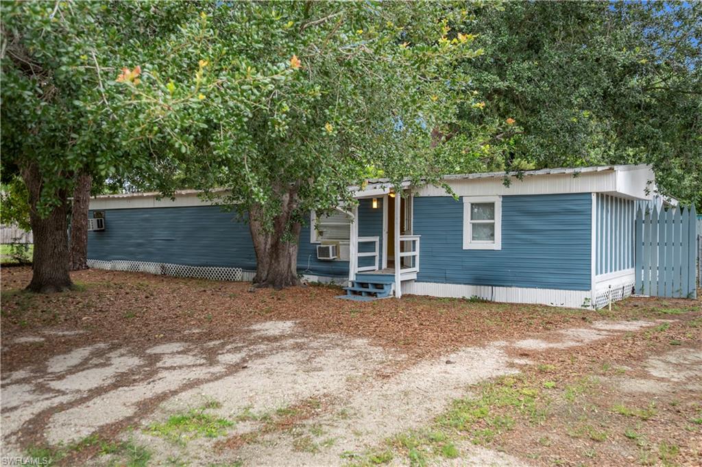 Residential in NORTH FORT MYERS
