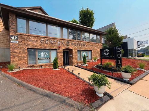 391 Center St, Manchester, CT, 06040-3992 | Card Image