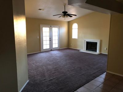 20211 Fifth Street, House other with 3 bedrooms, 2 bathrooms and null parking in Stratford CA | Image 2