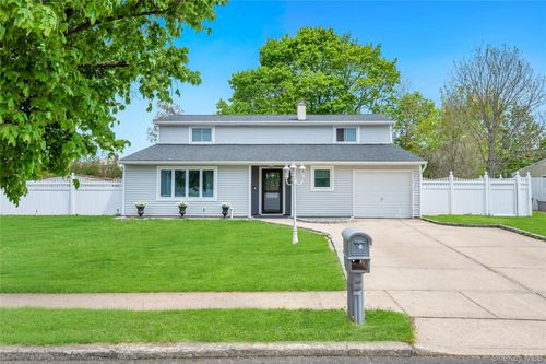55 Starfire Dr, Centereach, NY, 11720-1510 | Card Image