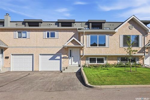 506 - 510 Perehudoff Cres, Townhouse with 3 bedrooms, 2 bathrooms and 3 parking in Saskatoon SK | Card Image