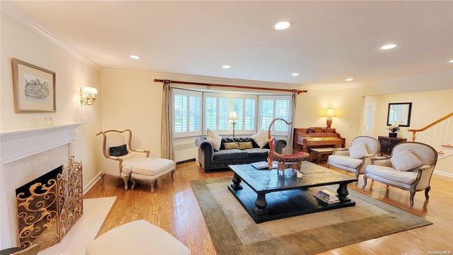 8 Haddington Dr, House other with 5 bedrooms, 3 bathrooms and null parking in Old Westbury NY | Image 6