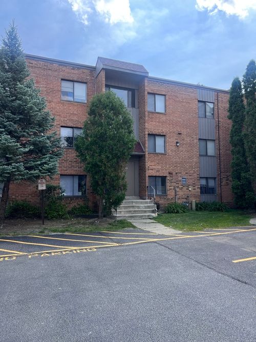 apt-1n-1321 Ports O Call Dr, Palatine, IL, 60074-3233 | Card Image