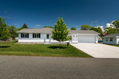 32 E 7th St, Buffalo City, WI, 54622-7331 | Card Image