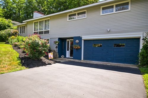304 Southfield Dr, Fayetteville, NY, 13066-2253 | Card Image