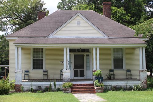 208 Grove St, Darlington, SC, 29532-3946 | Card Image